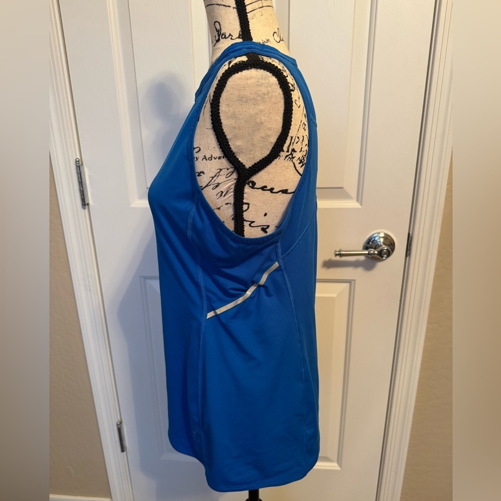Athleta Women's Vibrant Blue Athletic Tank Top Size Medium - Picture 4 of 8